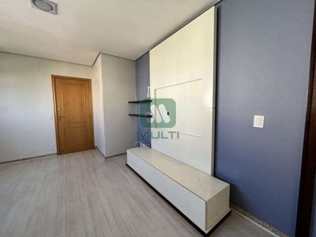 Apartamento com 3 quartos para alugar no Santa Maria, Uberlândia  por R$ 2.400