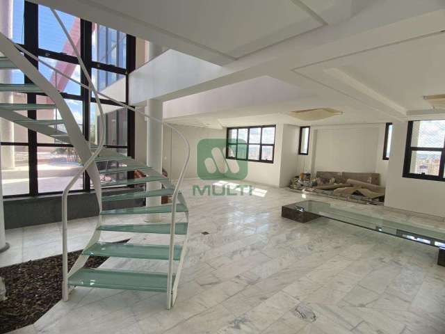 Apartamento com 4 quartos para alugar no Centro, Uberlândia  por R$ 17.000