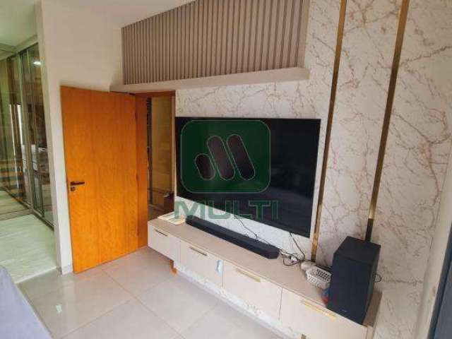 Casa em condomínio fechado com 3 quartos para alugar em Laranjeiras, Uberlândia  por R$ 12.000
