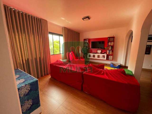 Apartamento com 4 quartos à venda no Lidice, Uberlândia  por R$ 430.000