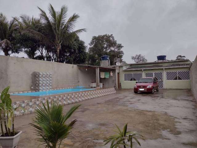 Casa com 1 quarto, sendo 1 suíte e 1 banheiro no bairro Jardim Guacyra em Itanhaém/SP