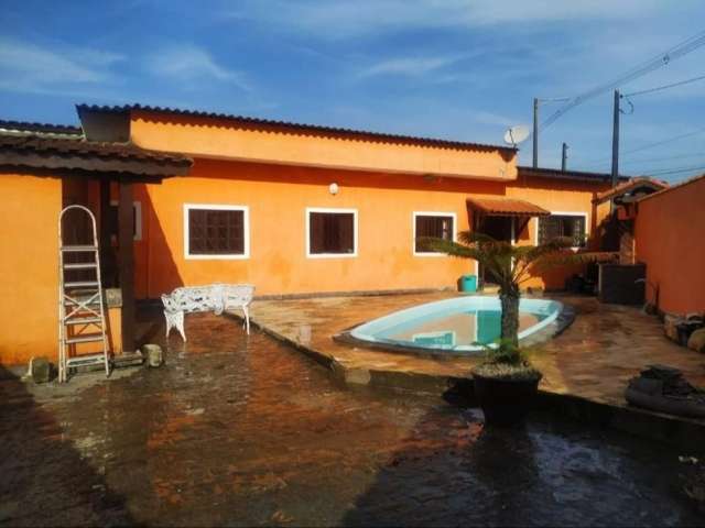 Casa com 3 quartos e 2 banheiros no bairro Jardim Aguapeu em Itanhaém/SP