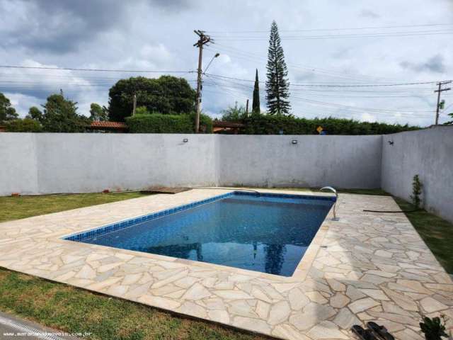Casa com piscina pronta para morar, ao lado do bairro Maracanã!