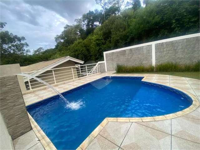 Belíssima Casa Nova, com piscina e área de Lazer, Terra Preta. Mairiporã.