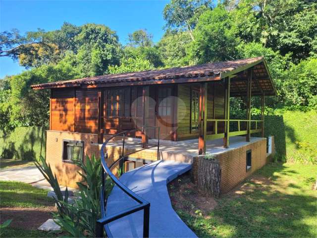 Casa a Venda excelente Terreno com 1.225 metros no Pq. Petrópolis na Serra da Cantareira.