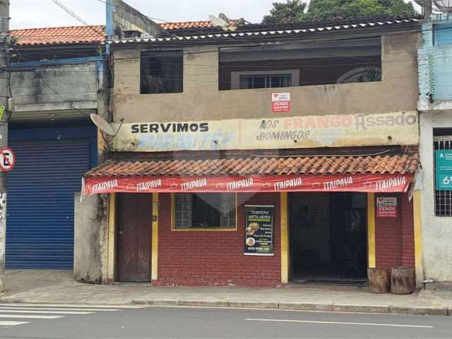 Excelente edifício para Renda ou Comércio. COM SALÃO  COMERCIAL E DUAS CASAS NO CENTRO DE MAIRIPORÃ
