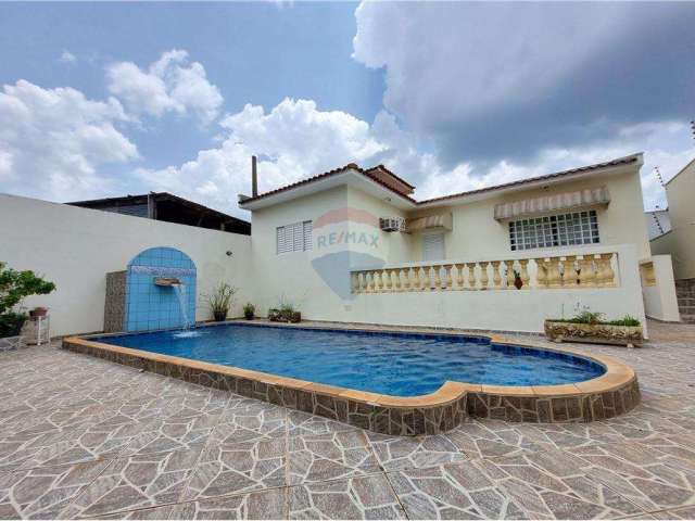 Casa para venda em Vila Prudente de 226.00m² com 5 Quartos, 1 Suite e 2 Garagens