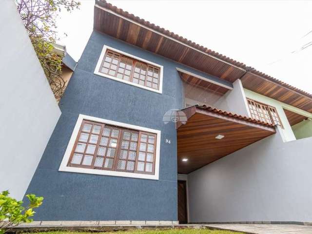 Sobrado para venda em Jardim Das Américas de 196.00m² com 3 Quartos, 1 Suite e 2 Garagens