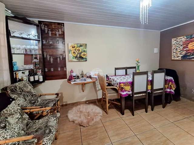 Casa para venda em Guaraituba de 190.00m² com 4 Quartos, 1 Suite e 2 Garagens