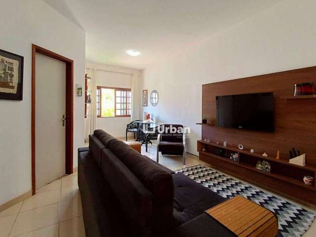 Casa de Condomínio para venda em Cotia de 320.00m² com 5 Quartos, 2 Suites e 3 Garagens
