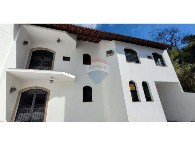 Casa para venda em Vila Valqueire de 588.00m² com 3 Quartos, 1 Suite e 3 Garagens