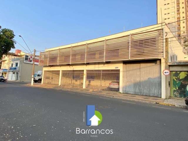 Galpão / Depósito / Armazém para alugar em Centro de 987.00m² com 6 Garagens
