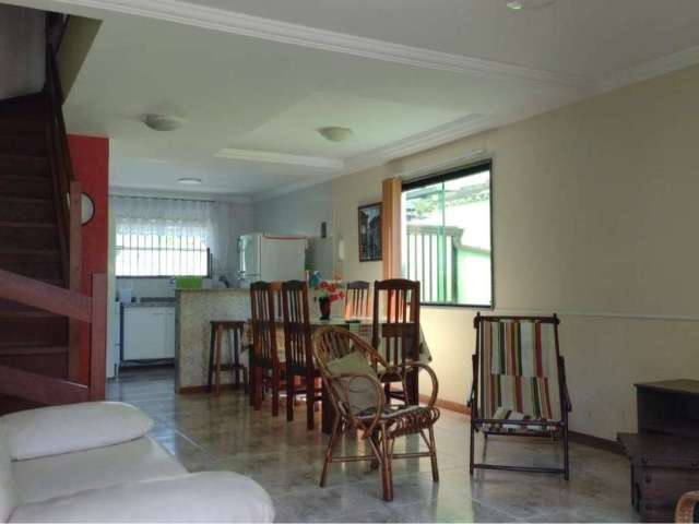 Casa para alugar em Palmeiras de 85.00m² com 3 Quartos, 1 Suite e 2 Garagens