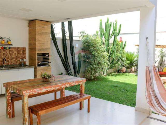 Casa para venda em Jardim Jaraguá de 155.73m² com 3 Quartos, 1 Suite e 4 Garagens