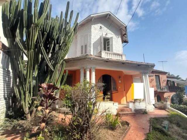 Casa para venda e aluguel em Higienópolis de 154.00m² com 4 Quartos e 2 Garagens