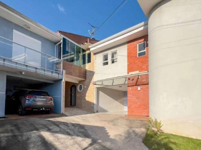 Sobrado com 3 dormitórios à venda, 141 m² por R$ 649.999,00 - Santa Cândida - Curitiba/PR