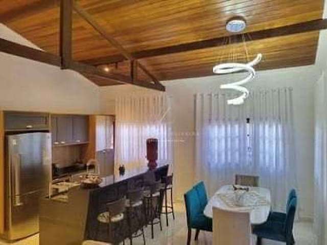 Casa em Condomínio com 3 dormitórios, 1 suíte à venda com 203m² por R$ 690.000, Vitória Régia, Atib