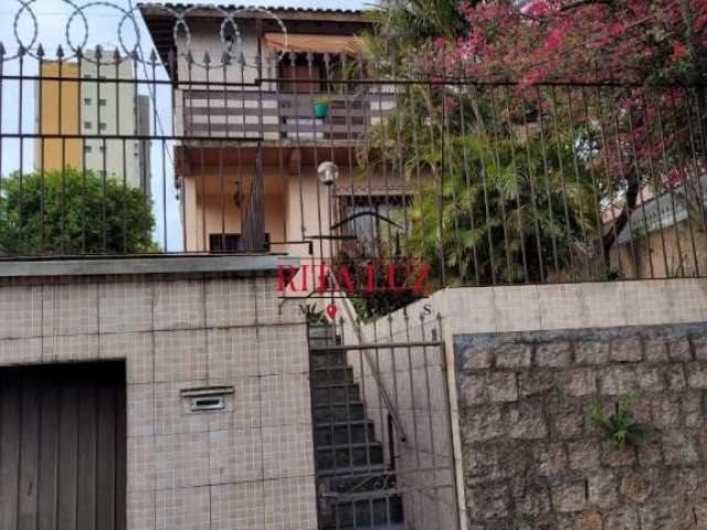 Casa com 3 quartos à venda na Rua Caldre e Fião, 54, Santo Antônio, Porto Alegre por R$ 650.000