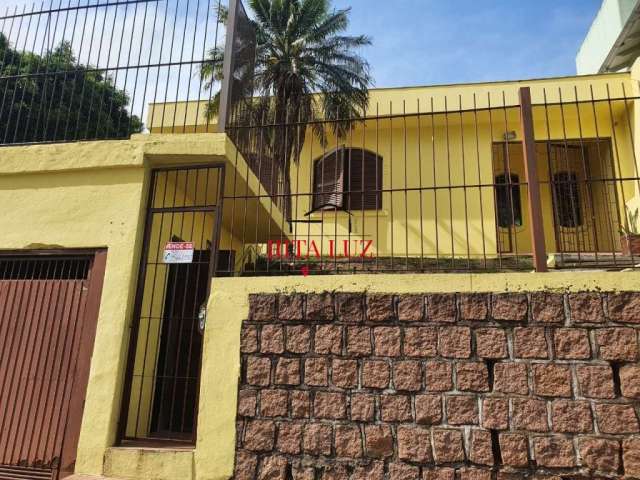 Casa com 3 quartos à venda na Rua Felizardo de Farias, 98, Medianeira, Porto Alegre por R$ 450.000