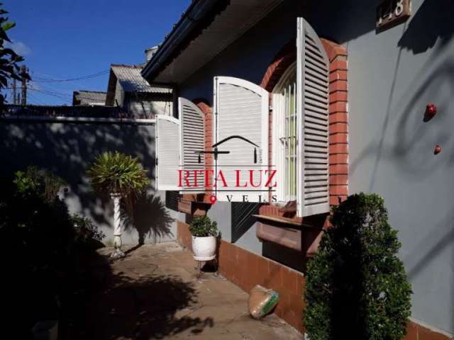 Casa com 3 quartos à venda na Rua Bernardo Guimarães, 148, Partenon, Porto Alegre por R$ 530.000