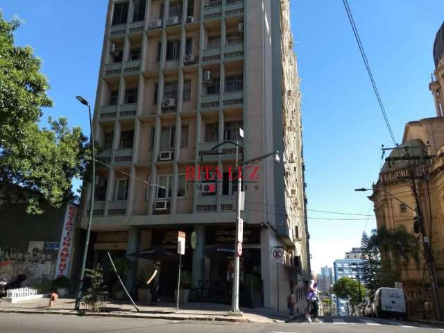 Apartamento com 3 quartos à venda na Duque De Caxias, 1191, Centro, Porto Alegre por R$ 668.000