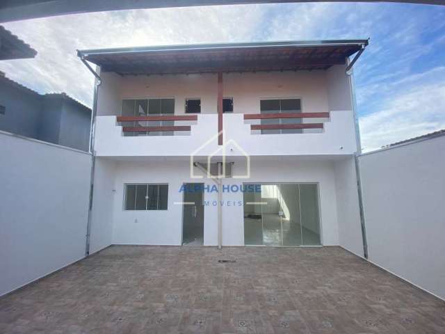 Casa à Venda, com três dormitórios (sendo uma suíte) e três banheiros. No bairro Parque Das Palmeir