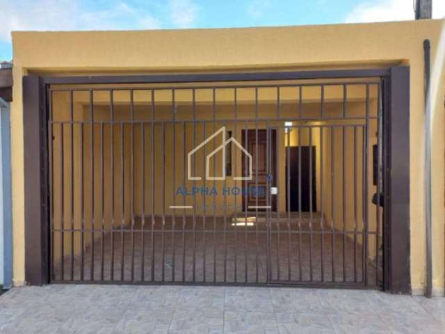 Casa à venda em ótima localização em 3 dormitórios sendo 1 suíte, corredor e quintal, Parque São Do
