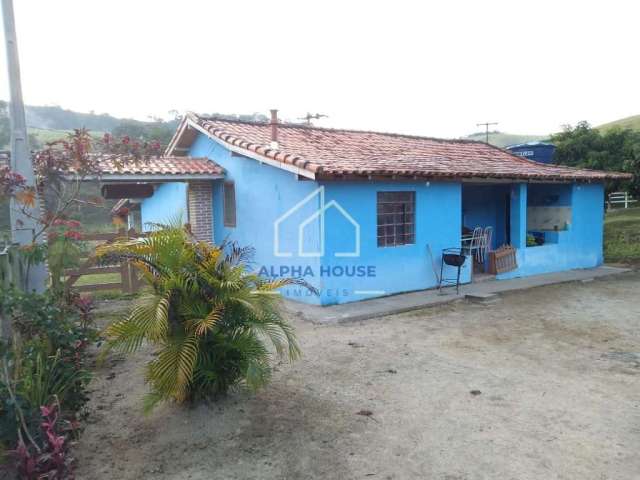 Sítio à venda, Catioquinha, Cunha, Com dois dormitórios e fogão á lenha.
