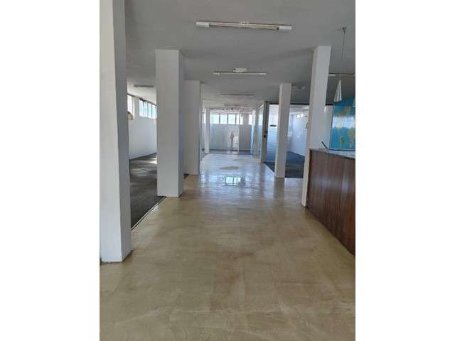 Sala comercial com 4 salas para alugar no Osvaldo Rezende, Uberlândia  por R$ 5.500