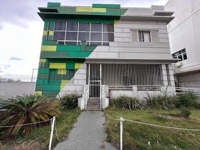 Prédio com 16 salas para alugar no Centro, Uberlândia  por R$ 22.000