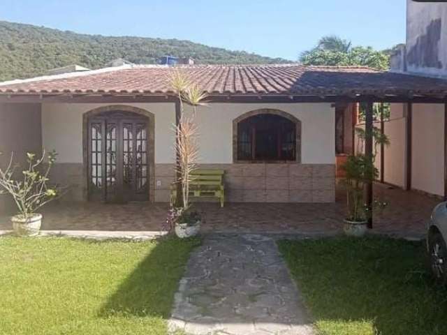 Casa com 3 quartos à venda na Rua Bahia, Peró, Cabo Frio, 412 m2 por R$ 485.000