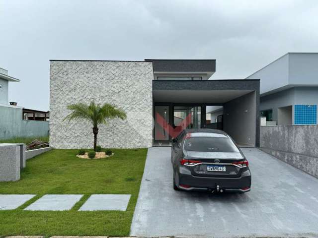 Casa com projeto contemporâneo no condomínio Três Marias - Peruíbe/SP.