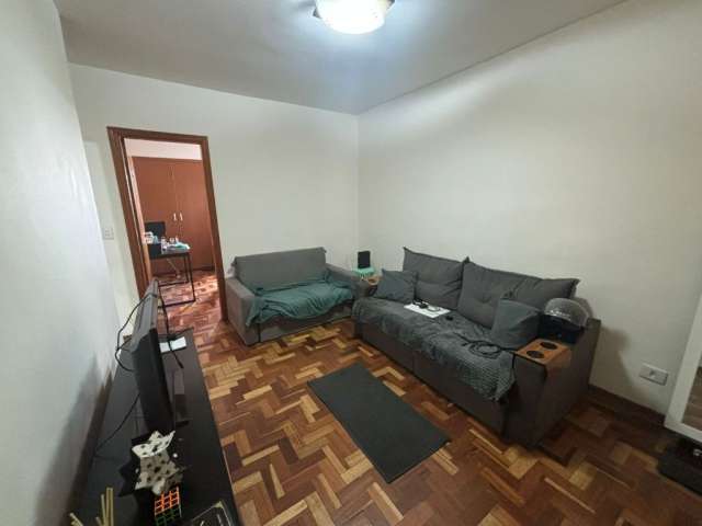Apartamento,2 quartos, 1 banheiro, 1 vaga, andar alto - Vila Gustavo -