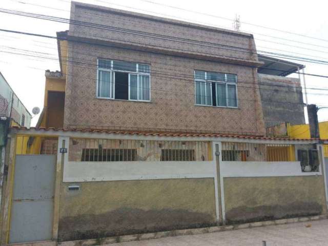 Casa para venda possui 220 metros quadrados com 5 quartos em Vila Emil - Mesquita - RJ