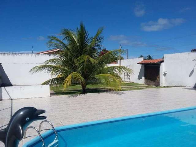 Casa com 3 dormitórios sendo 1 suíte, piscina e quadra de futebol na Barra de Santo Antônio - 720m²