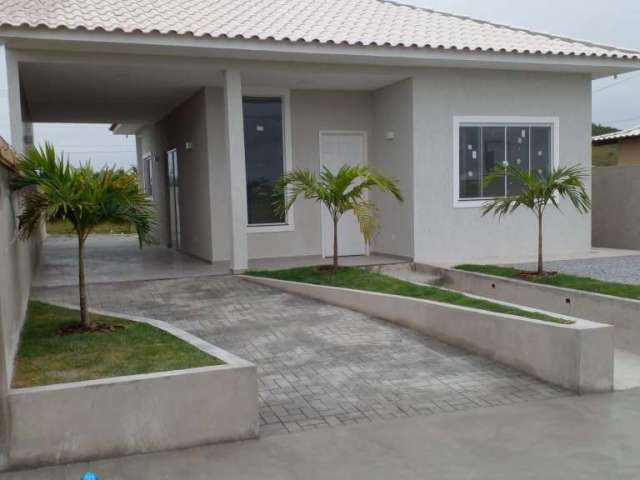 Casa à venda no bairro Lagoinha - Araruama/RJ