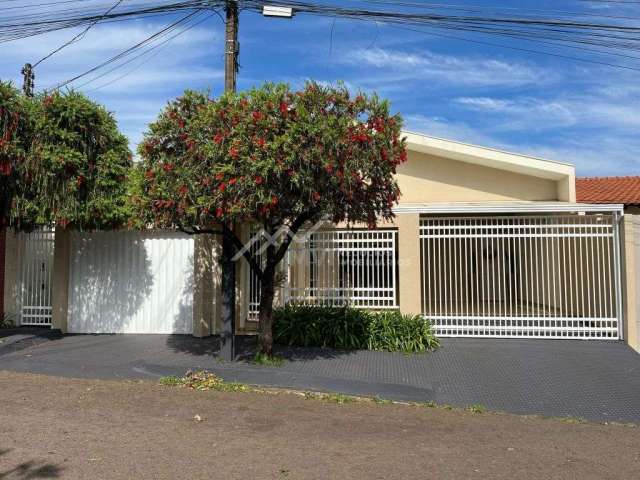 Casa com 3 quartos à venda na Rua Antônio Huss, 178, Arnaldo Buzato, Rolândia, 220 m2 por R$ 650.000