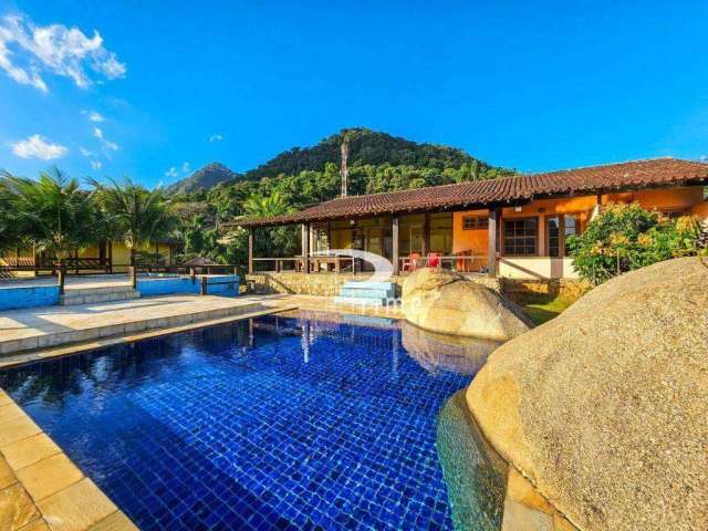 Propriedade composta por: 2 casas e um terreno de 1.000 m² livre  à venda, por R$ 5.000.000 - Portogalo - Angra dos Reis/RJ