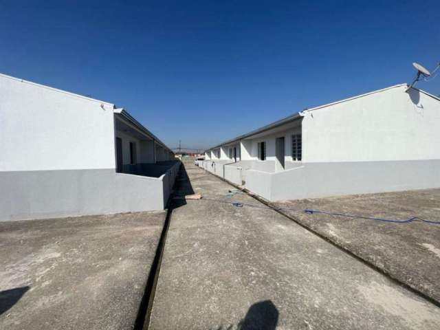 Casa em condomínio fechado com 2 quartos à venda na Rua Eugênia Ribas, 340, Alto Tarumã, Pinhais por R$ 285.000