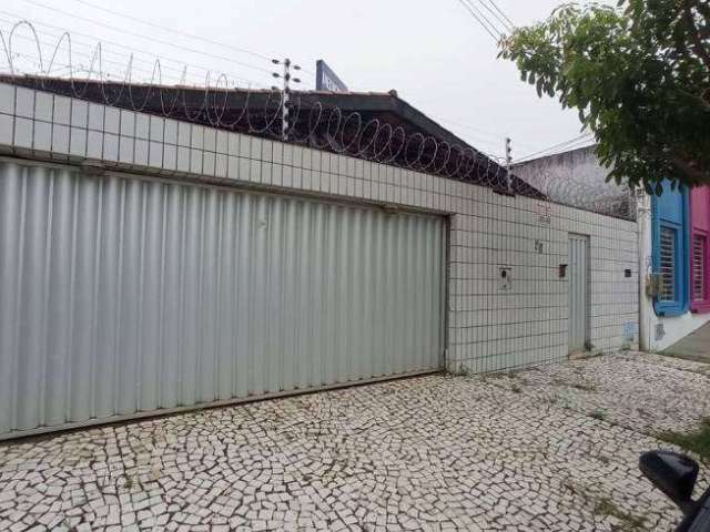 Casa para venda tem 183 metros quadrados com 4 quartos em Edson Queiroz - Fortaleza - CE