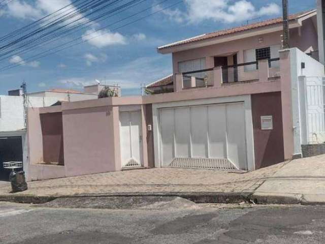 Casa com 3 dormitórios à venda, 286 m² por R$ 1.200.000,00 - Jardim Das Rosas - Espírito Santo do Pinhal/SP