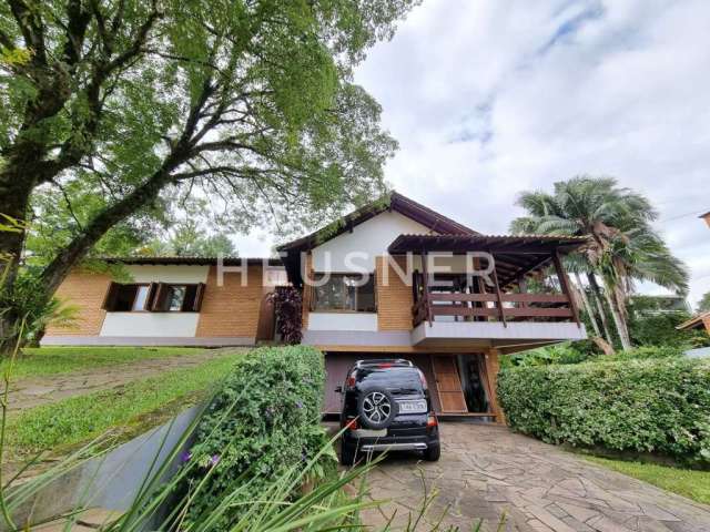 Casa com 4 dormitórios à venda, 227 m² por R$ 950.000,00 - Jardim Mauá - Novo Hamburgo/RS