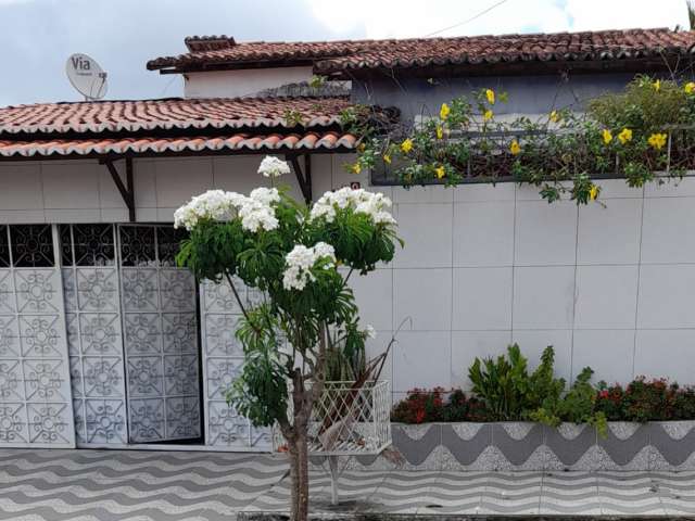 Vende-se uma linda casa de três quartos em conjunto Santarém próxima em Av. Itapetinga