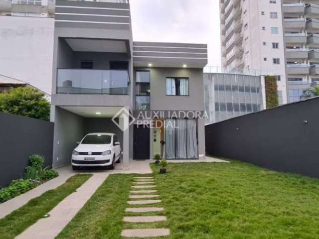Casa com 4 quartos à venda na JACO MOLLERI,, 34, Centro, Itajaí, 195 m2 por R$ 1.499.000