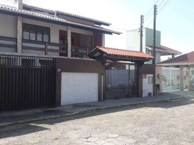 Casa com 6 quartos à venda na TRAVESSA MAX SCHESCHTER, 48, Praia de Armação do Itapocorói, Penha, 300 m2 por R$ 1.800.000