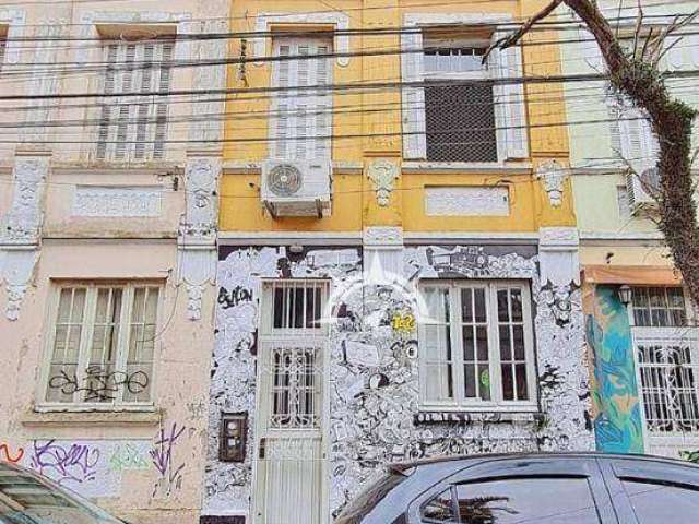 Sobrado com 4 dormitórios à venda, 200 m² por R$ 795.000,00 - Centro - Porto Alegre/RS