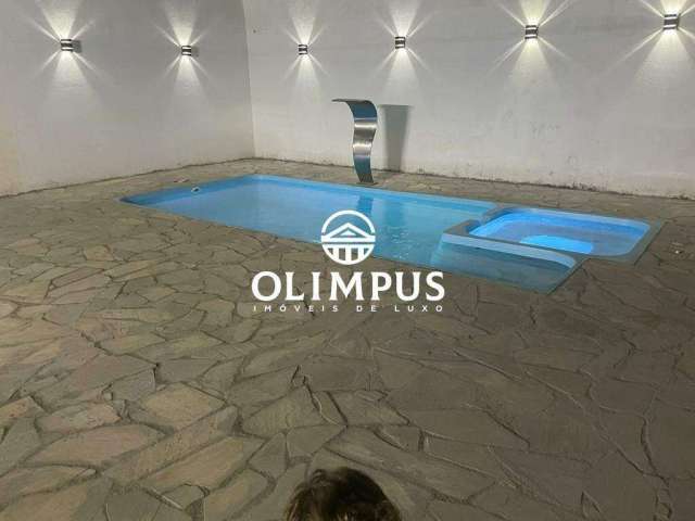 Casa com piscina no Ipanema