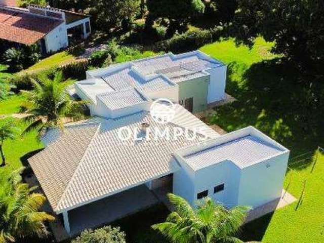 Casa no condomínio Morada do Sol com área territorial de 5.123,29 m² e área construída averbada de 450,00 m².
