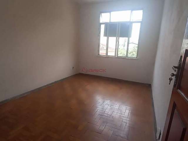 Apartamento com 2 quartos para alugar na Rua Jornalista Délcio Monteiro, Várzea, Teresópolis, 35 m2 por R$ 1.300