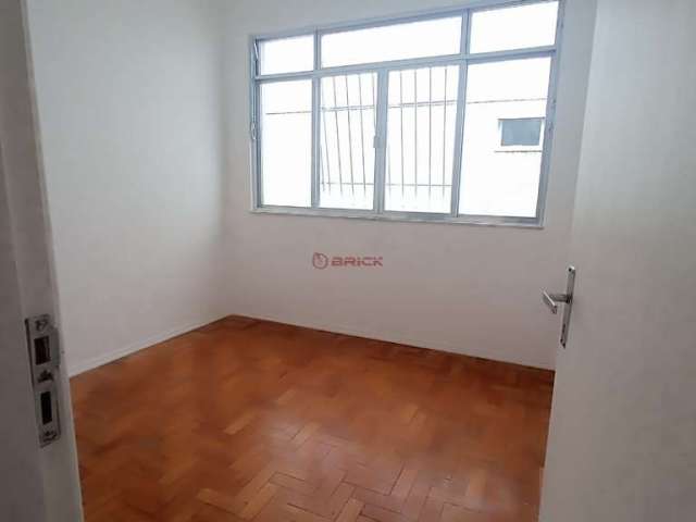 Apartamento com 2 quartos para alugar na Avenida Oliveira Botelho, Alto, Teresópolis, 47 m2 por R$ 1.500